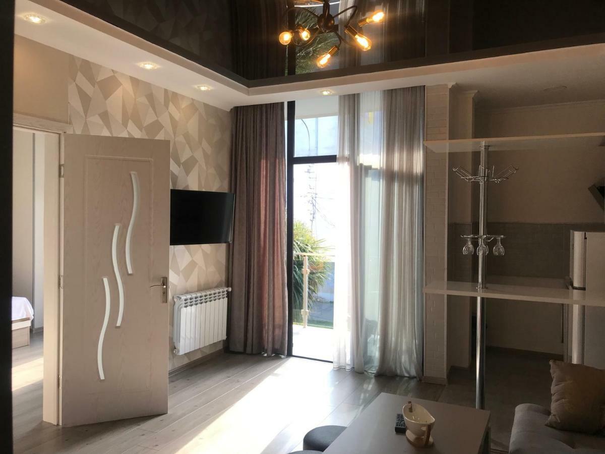 Hotel Chaika Kobuleti Extérieur photo